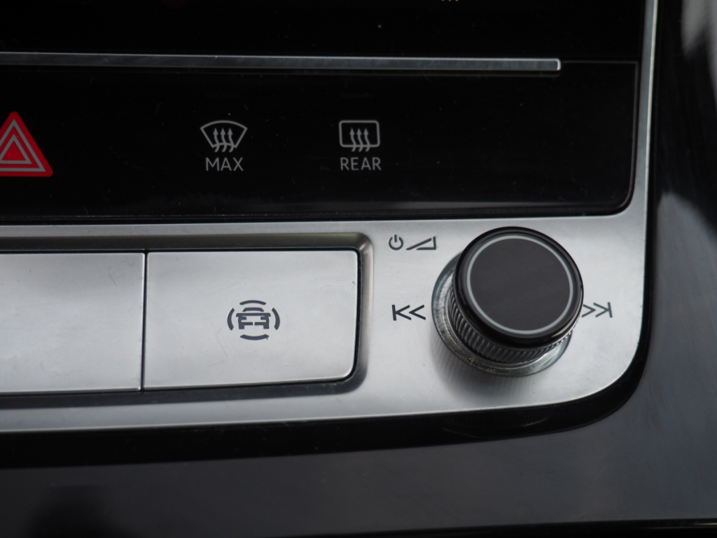 Audi Q7 (2) 60 TFSI e 456ch quattro Tip8 Competition 5 portes  (juin 2020) (co2 74)