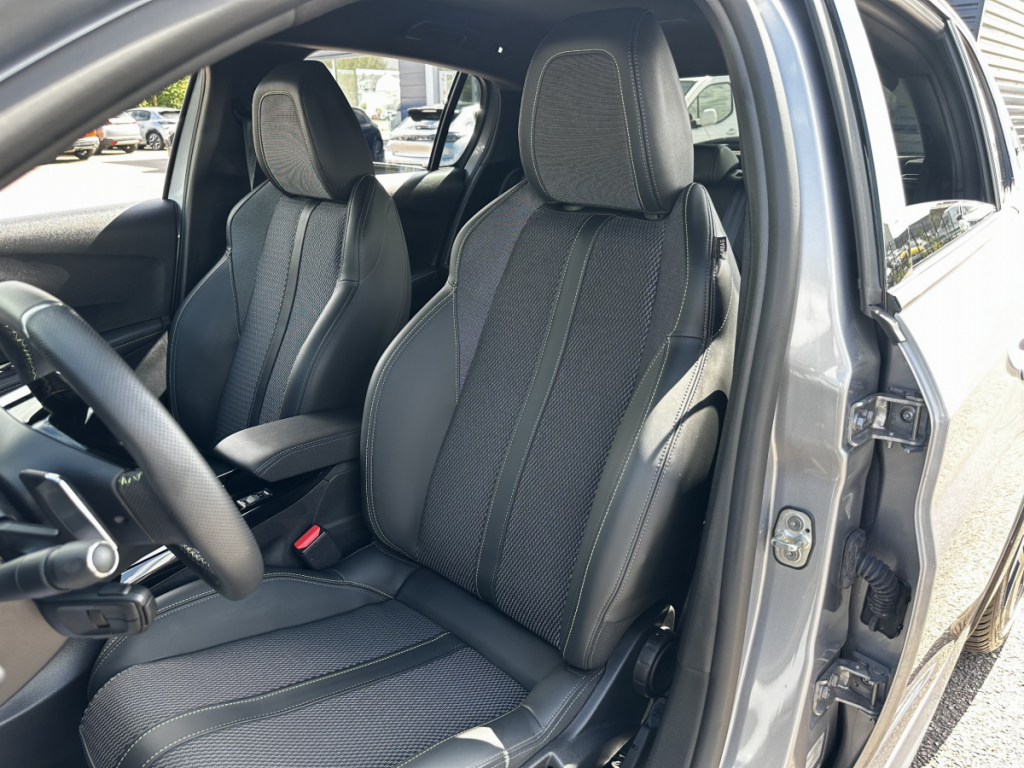 Peugeot 208 (2) Hybrid 136 eDCS6 GT