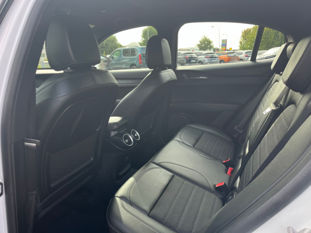 Alfa Romeo Stelvio 2.1 TD 160 AT8 Sprint 5 portes  (janv. 2023) (co2 153)