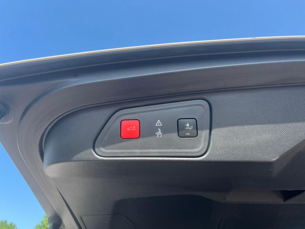 Peugeot 3008 (2) Puretech 130 S&S €6.c CROSSWAY