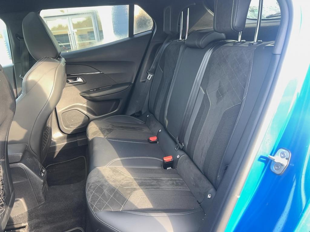 Peugeot 2008 (2) BLUEHDI 130 S&S EAT8 GT PACK