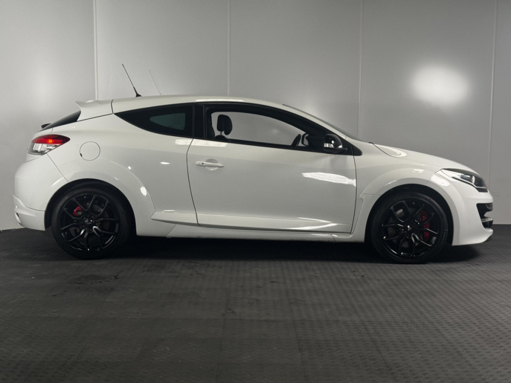 Renault Mégane Coupé Renault Sport (3) R.S. 2.0T 275 S&S E6 sans plomb 95 3 portes Coupé (oct. 20