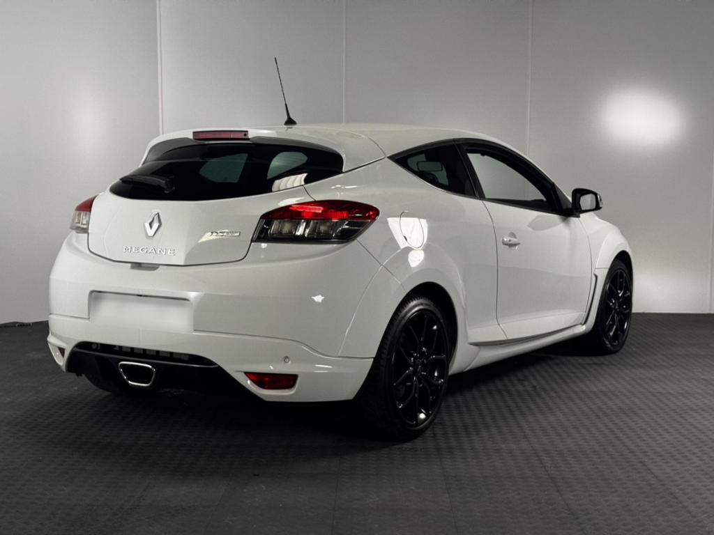 Renault Mégane Coupé Renault Sport (3) R.S. 2.0T 275 S&S E6 sans plomb 95 3 portes Coupé (oct. 20