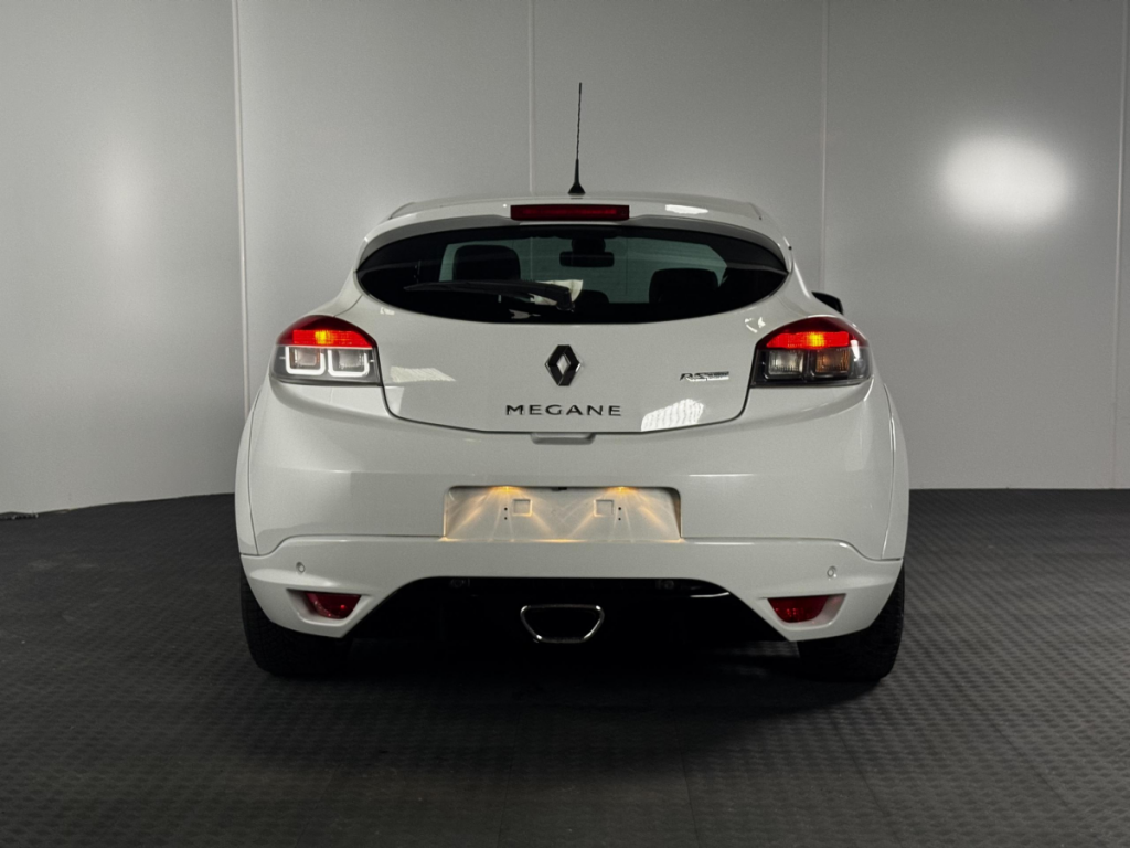 Renault Mégane Coupé Renault Sport (3) R.S. 2.0T 275 S&S E6 sans plomb 95 3 portes Coupé (oct. 20
