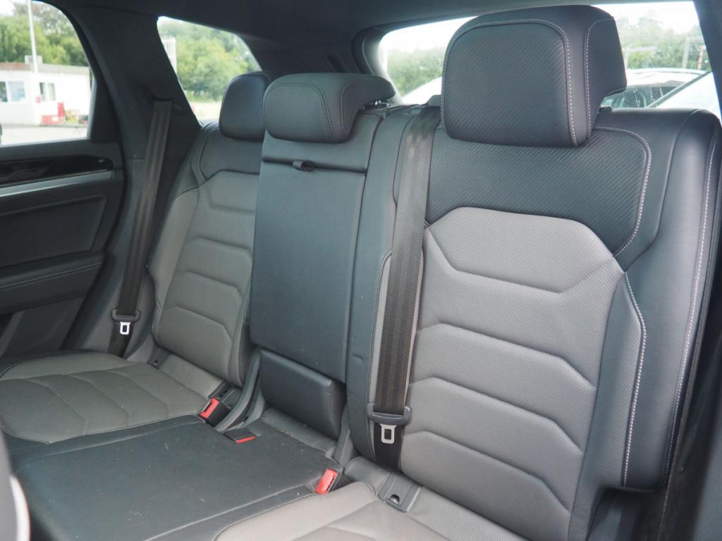 Volkswagen Touareg (3) 3.0 V6 TDI 286 4WD R-LINE EXCLUSIVE AUTO