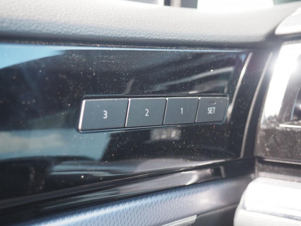 Volkswagen Touareg (3) 3.0 V6 TDI 286 4WD R-LINE EXCLUSIVE AUTO