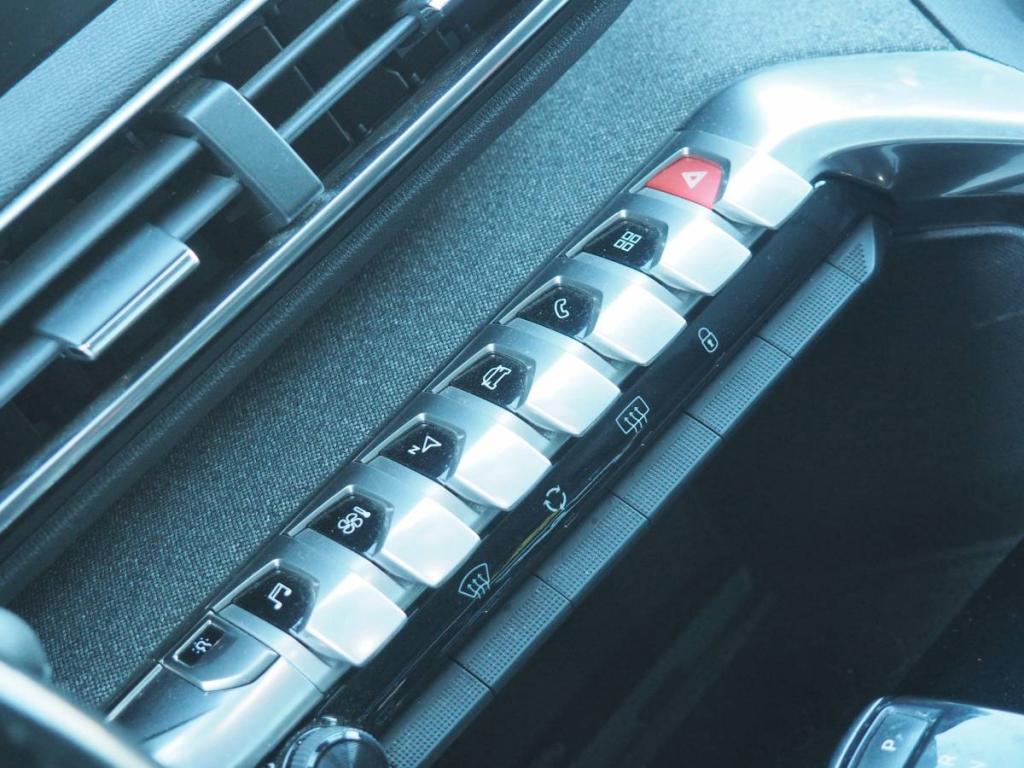 Peugeot 3008 1.6 BlueHDi 120 S&S EAT6 Allure Business